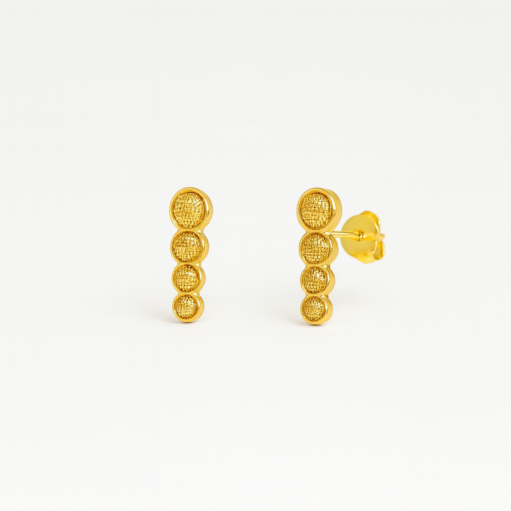 Brinco bolinhas pequeno