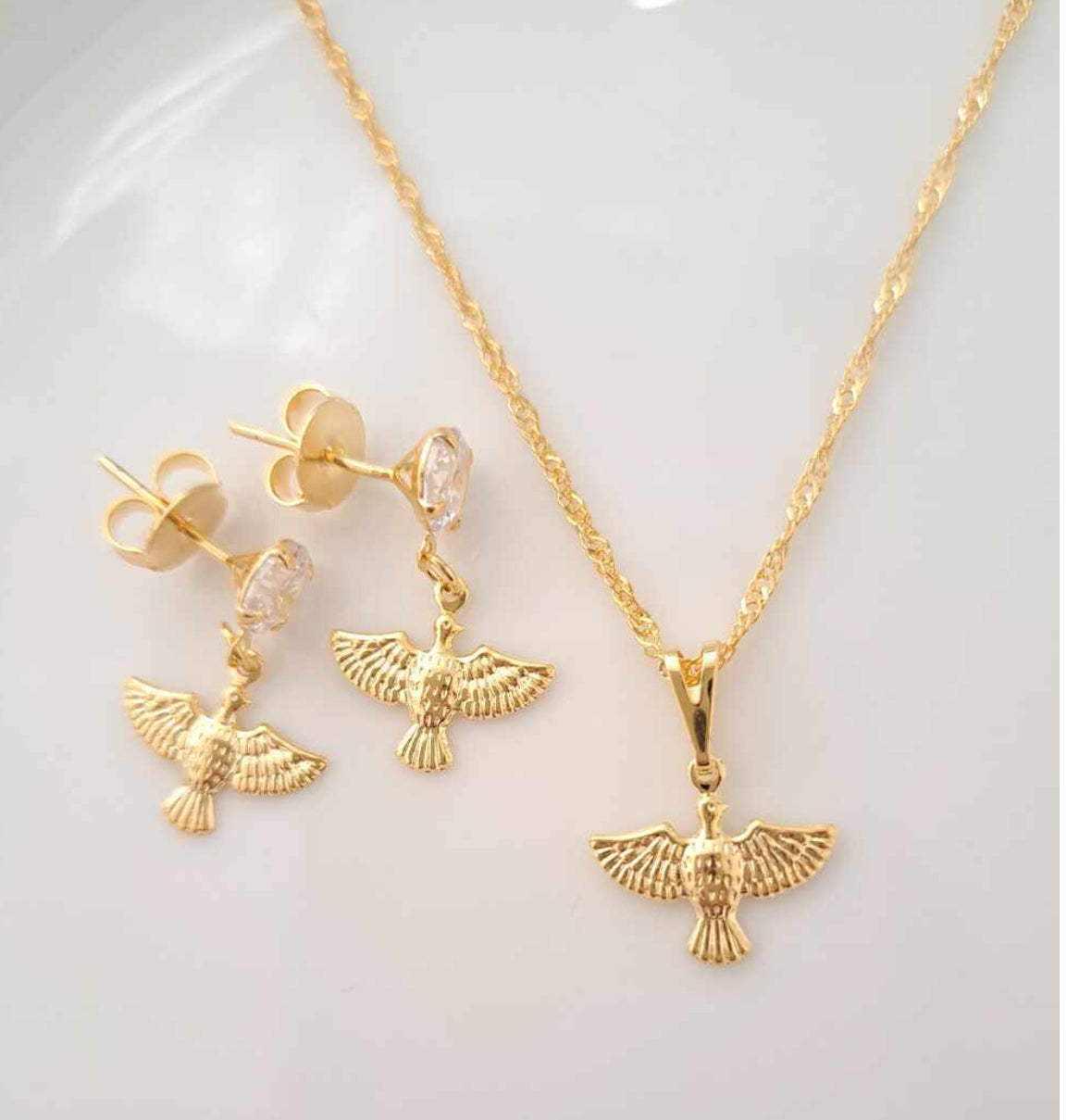 Mix Espírito Santo, leve e delicado no banho nobre de Ouro 18k, Hipoalegênica