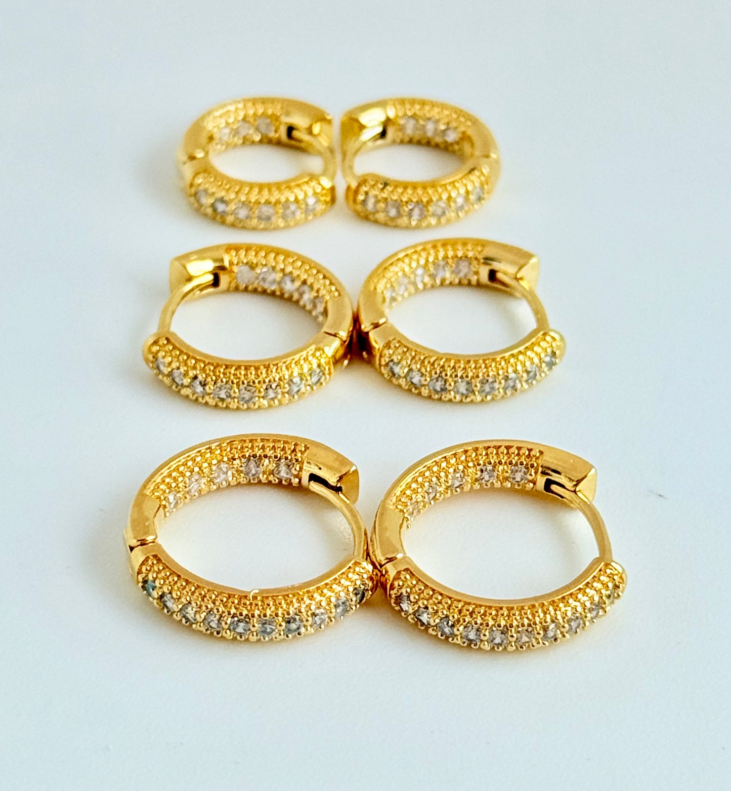 Brinco argolinhas Trio Cravejado