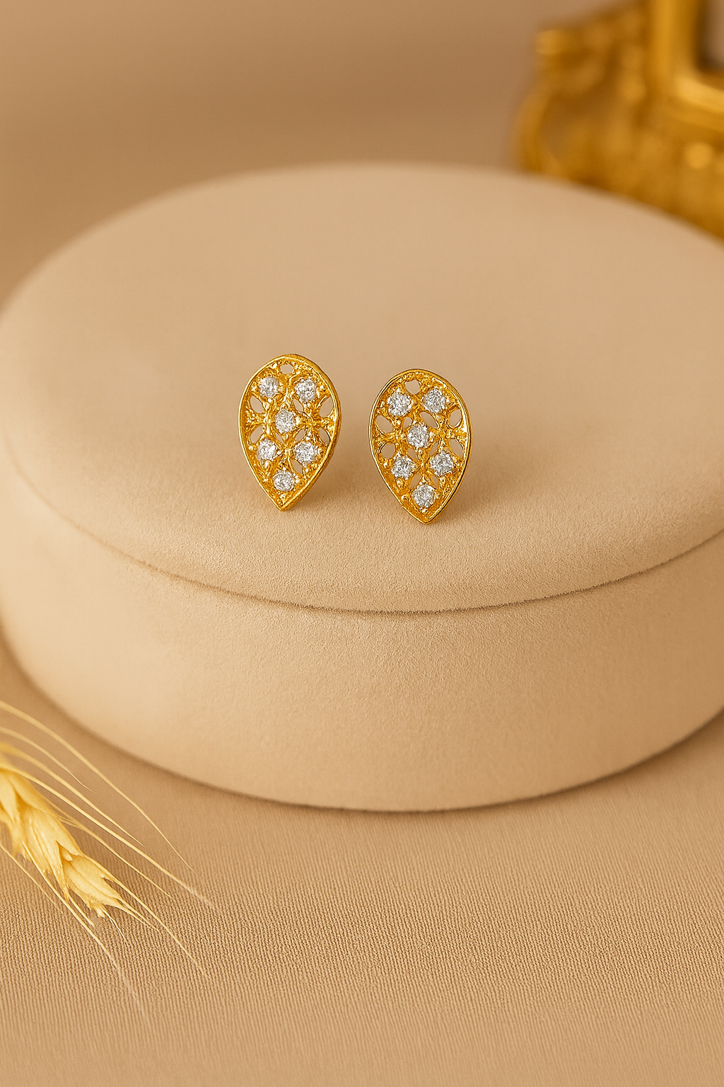 Brinco gota com zircônias