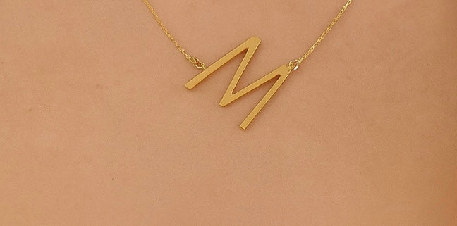 Colares com Iniciais