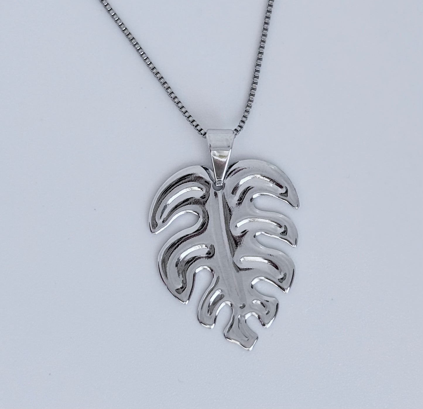 Colar Folha no Ródio