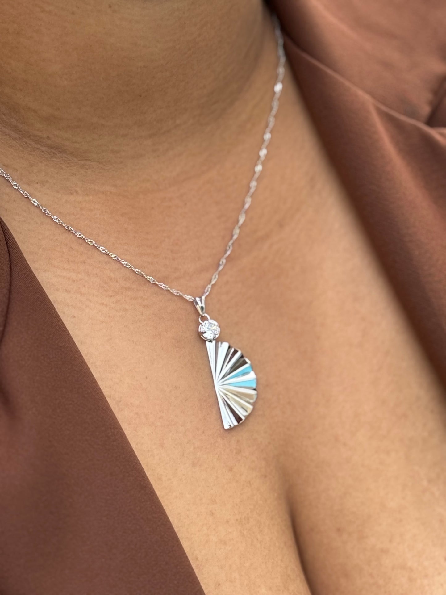 Colar leque no Ródio