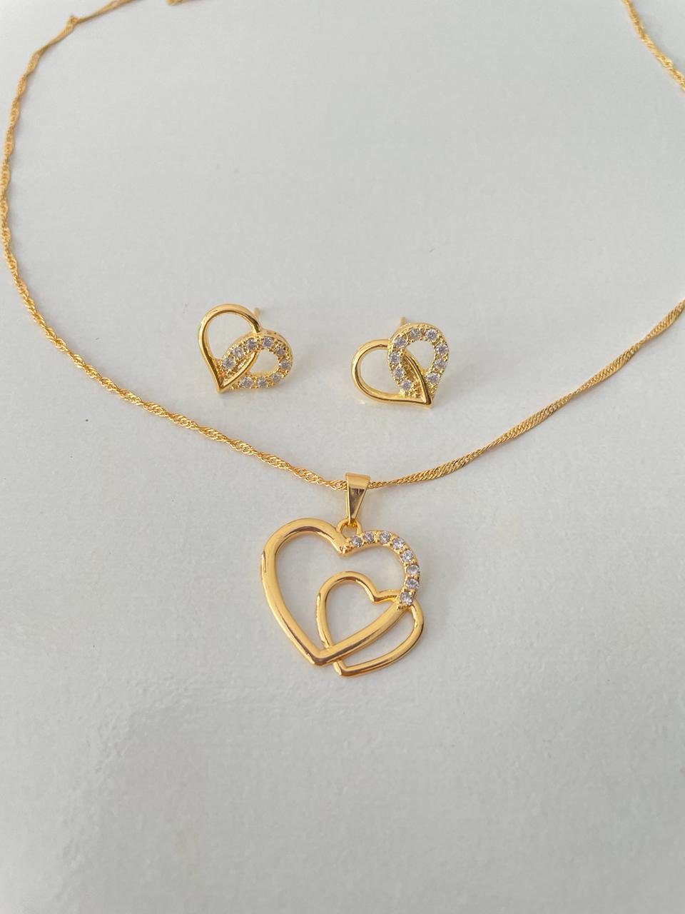 Conjunto delicado dois corações com zircônias