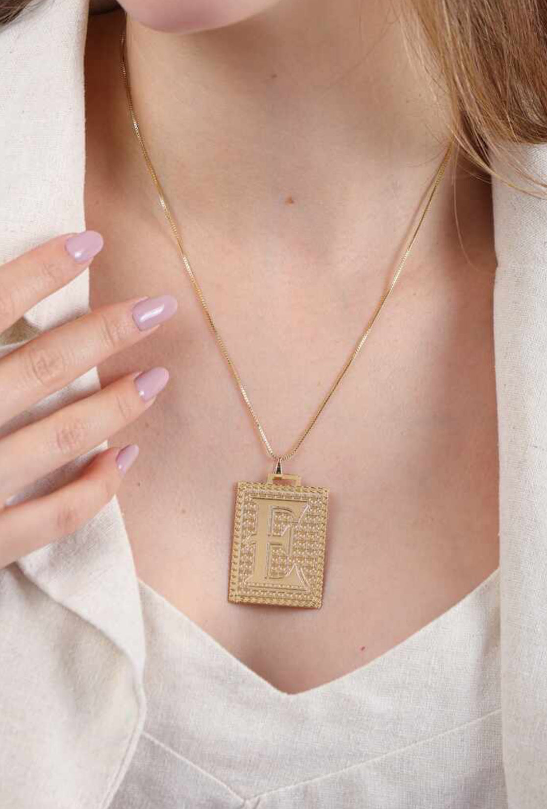 Colar iniciais Medalha