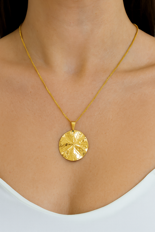 Colar orgânico moderno